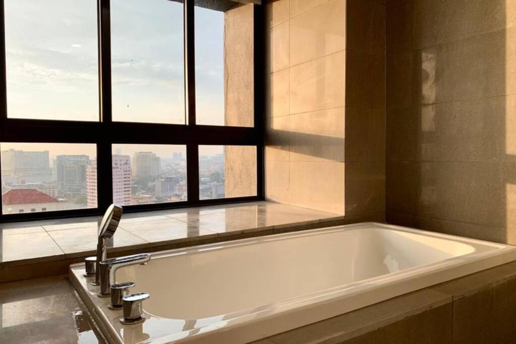 Imperio,res - Raya -- Comfy -- Sunset View Apartment *